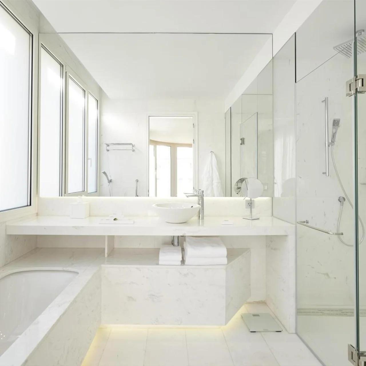 Hyatt Centric Gran Via Madrid photo
