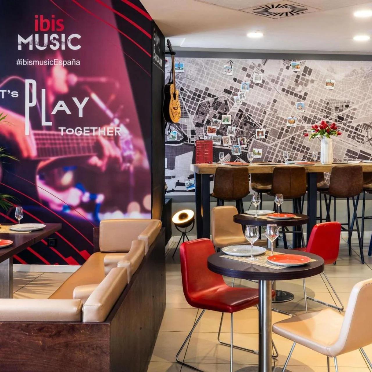 Ibis Barcelona Meridiana photo