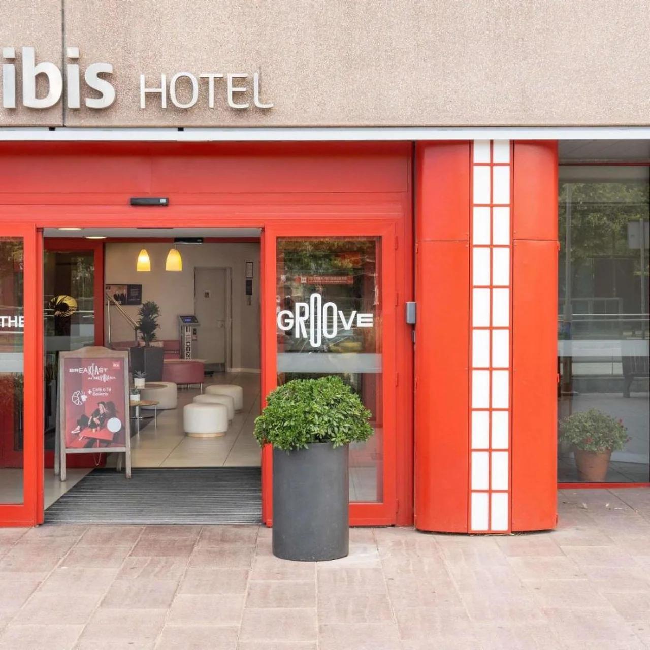 Ibis Barcelona Meridiana photo