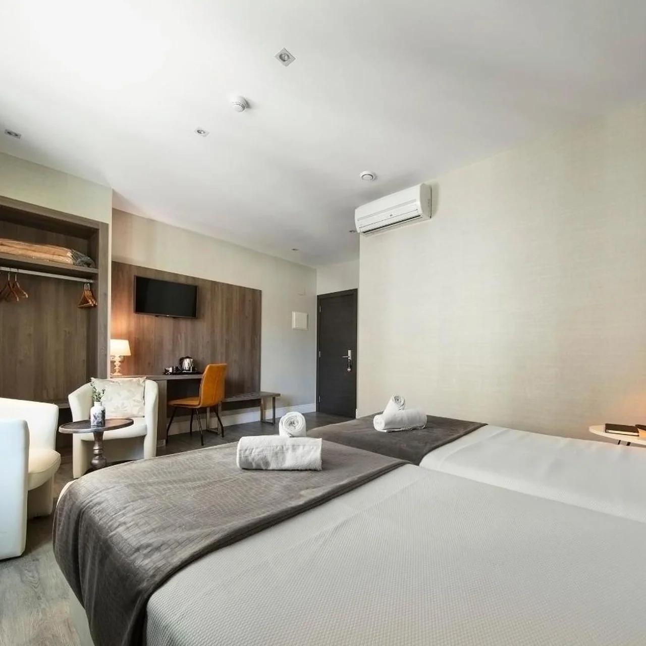 Hotel Oasis photo