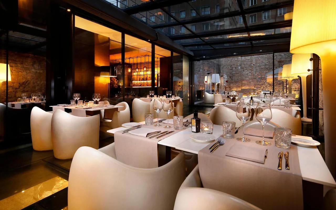 Olivia Plaza Hotel photo
