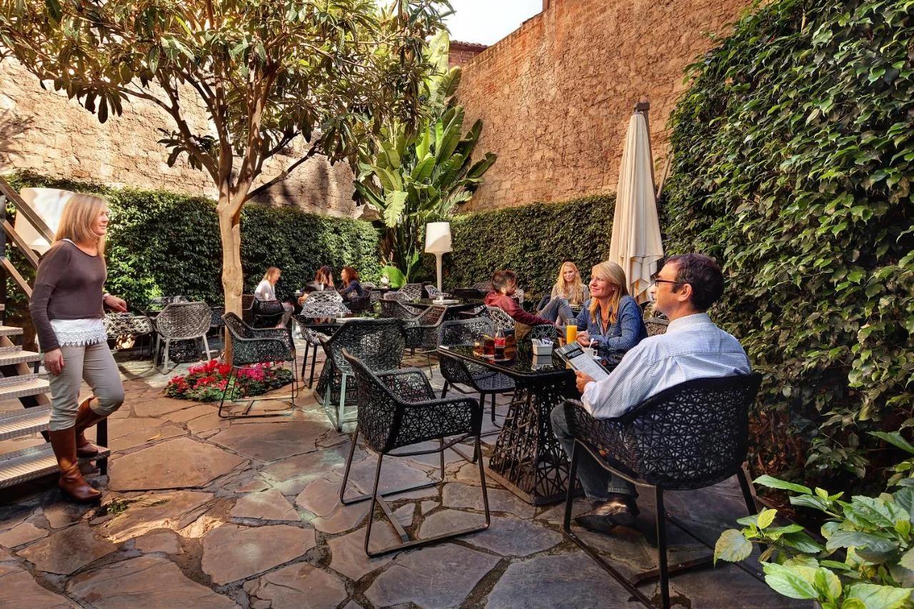 Olivia Plaza Hotel photo