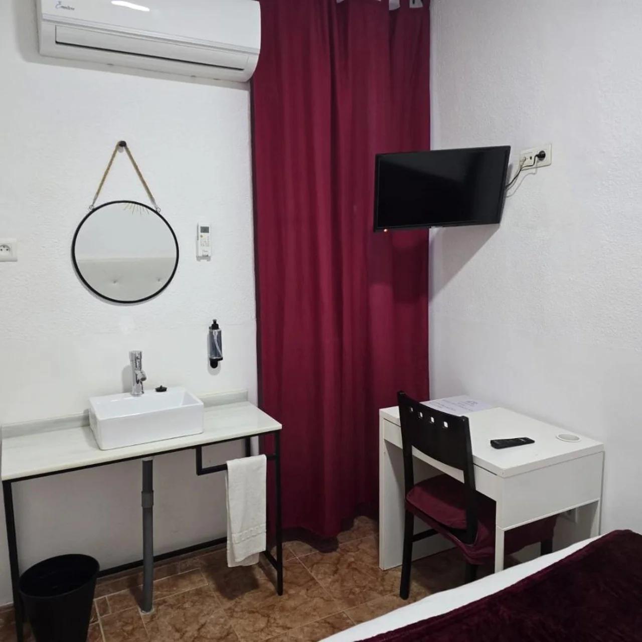 ROOMS Los MONTES photo