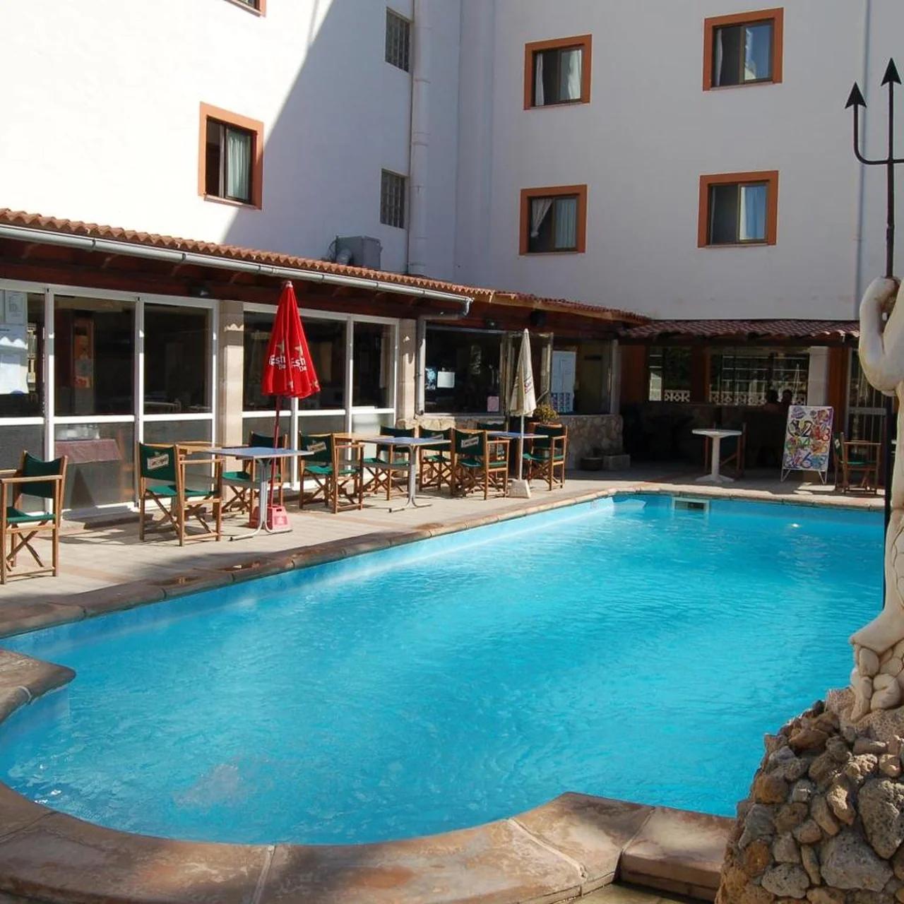 Hotel Raxa photo