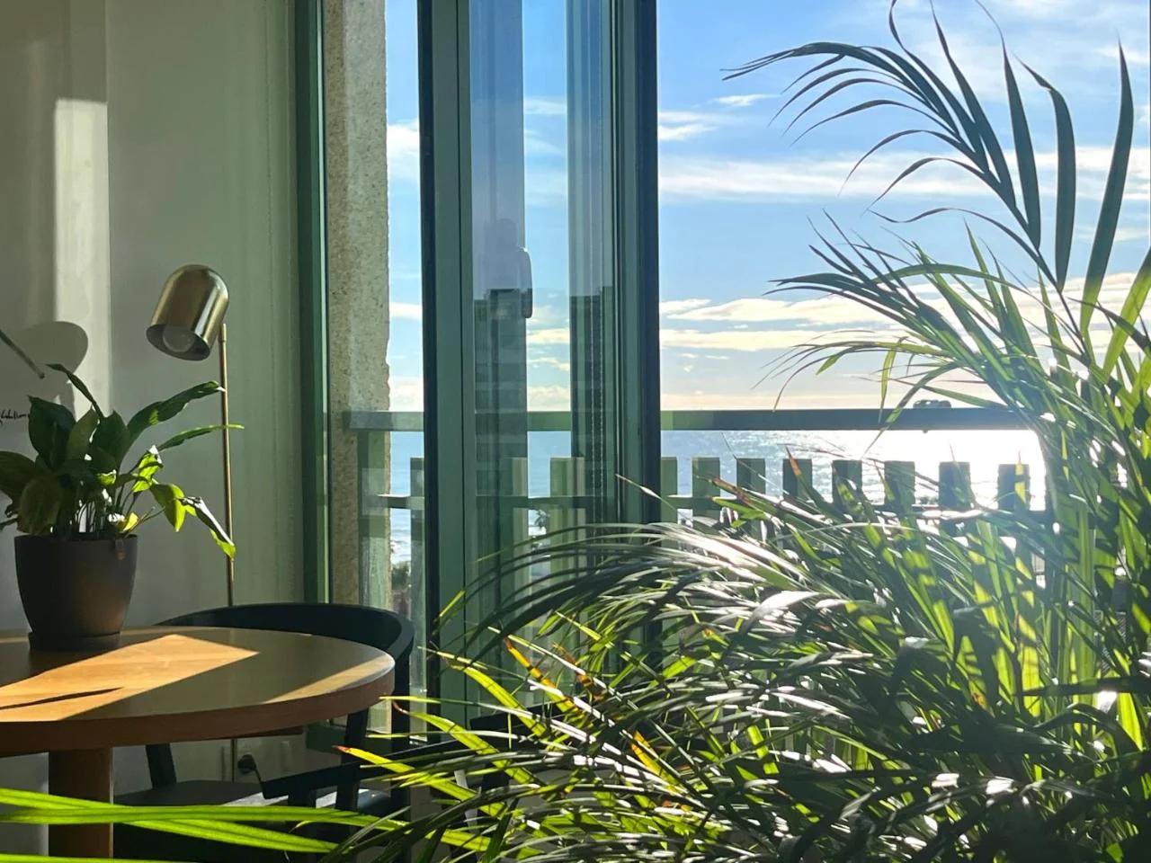 Stylish well-connected beachfront flat photo