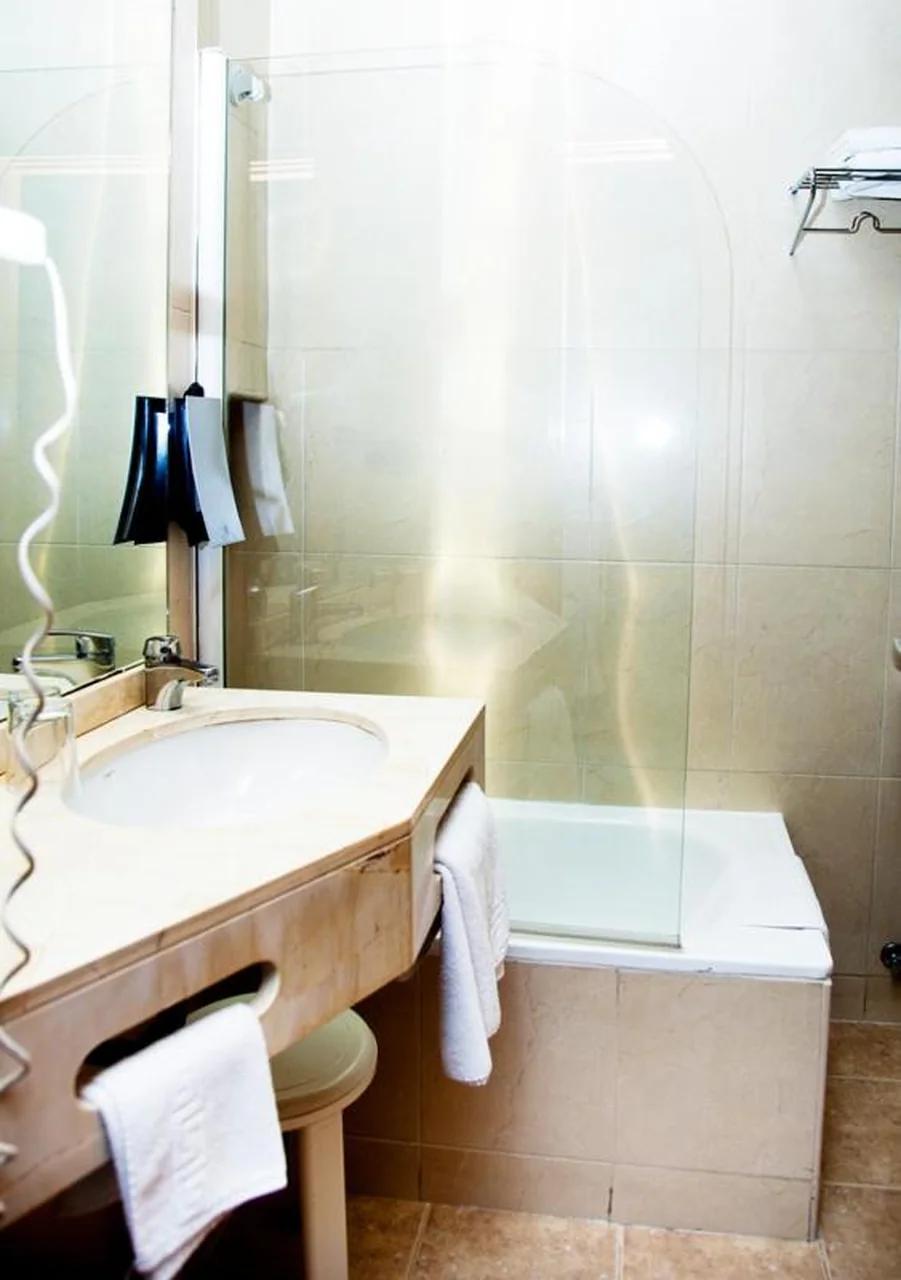 Hotel Universal by Maxi Hoteles photo
