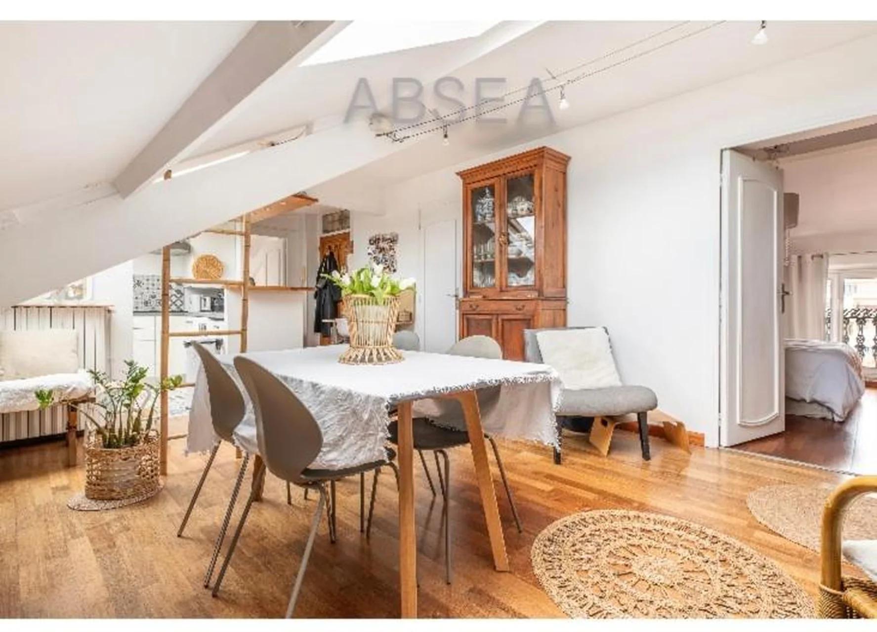 Antibes City Center Cozy Top floor Apartment Air Conditioning 1 Bedroom
