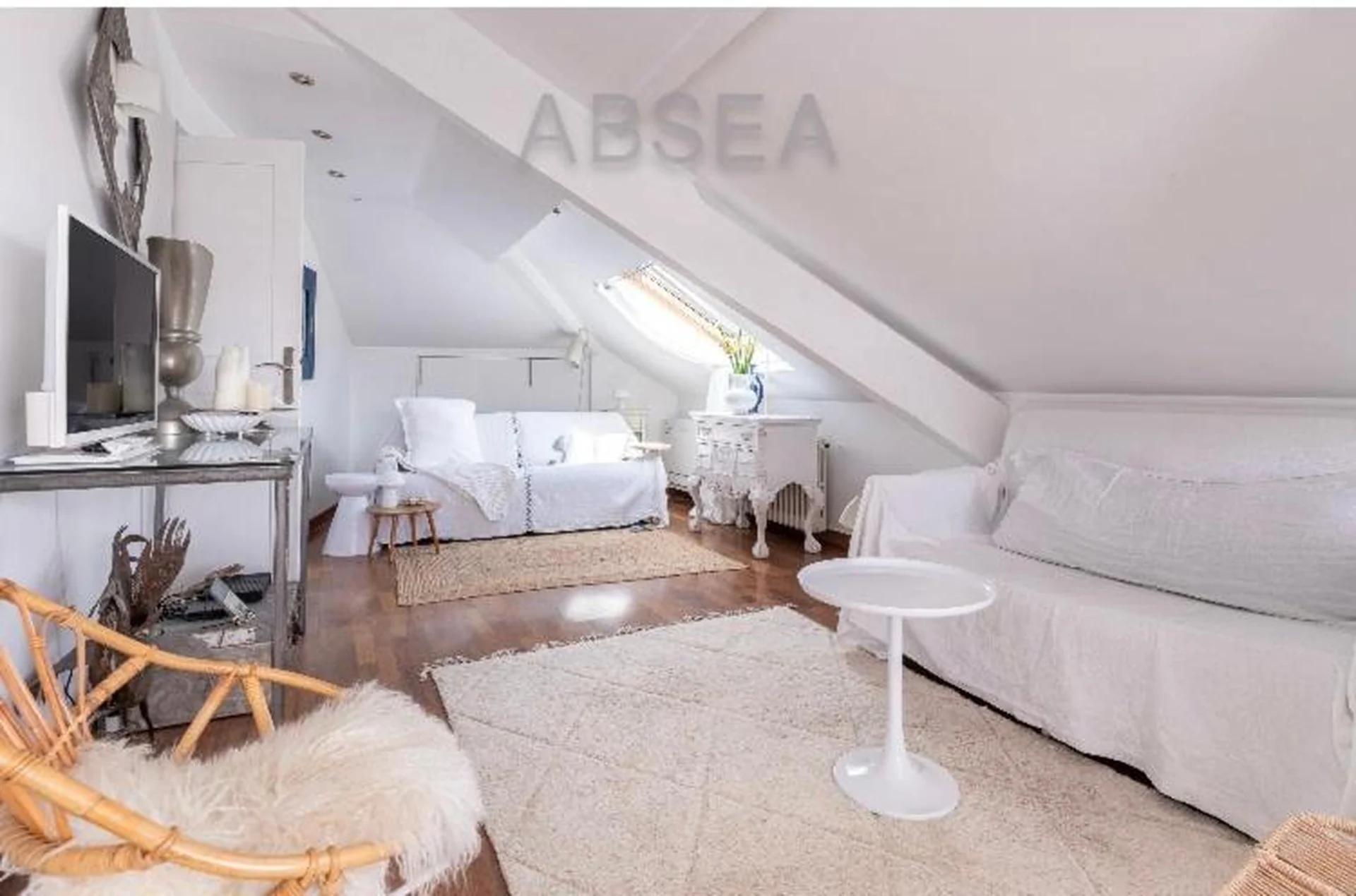 Antibes City Center Cozy Top floor Apartment Air Conditioning 1 Bedroom photo