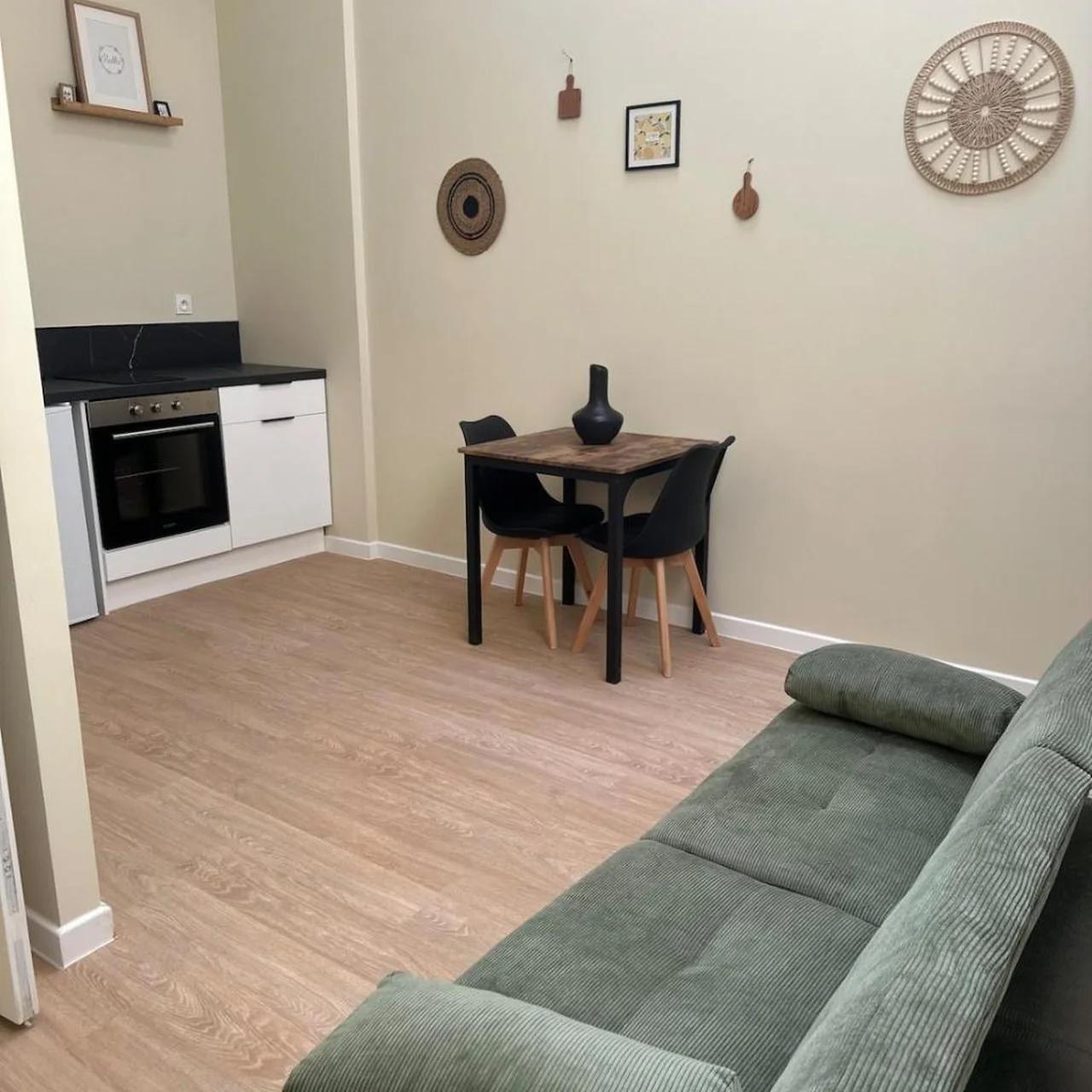 Appartement cosy gare chateaucreux photo