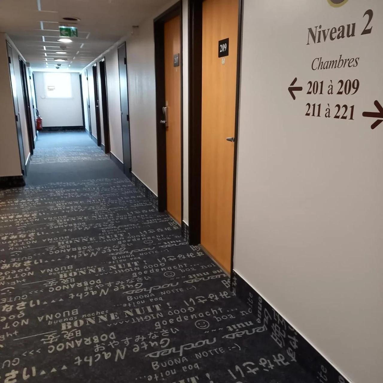 B&B HOTEL Saint-Etienne Monthieu photo