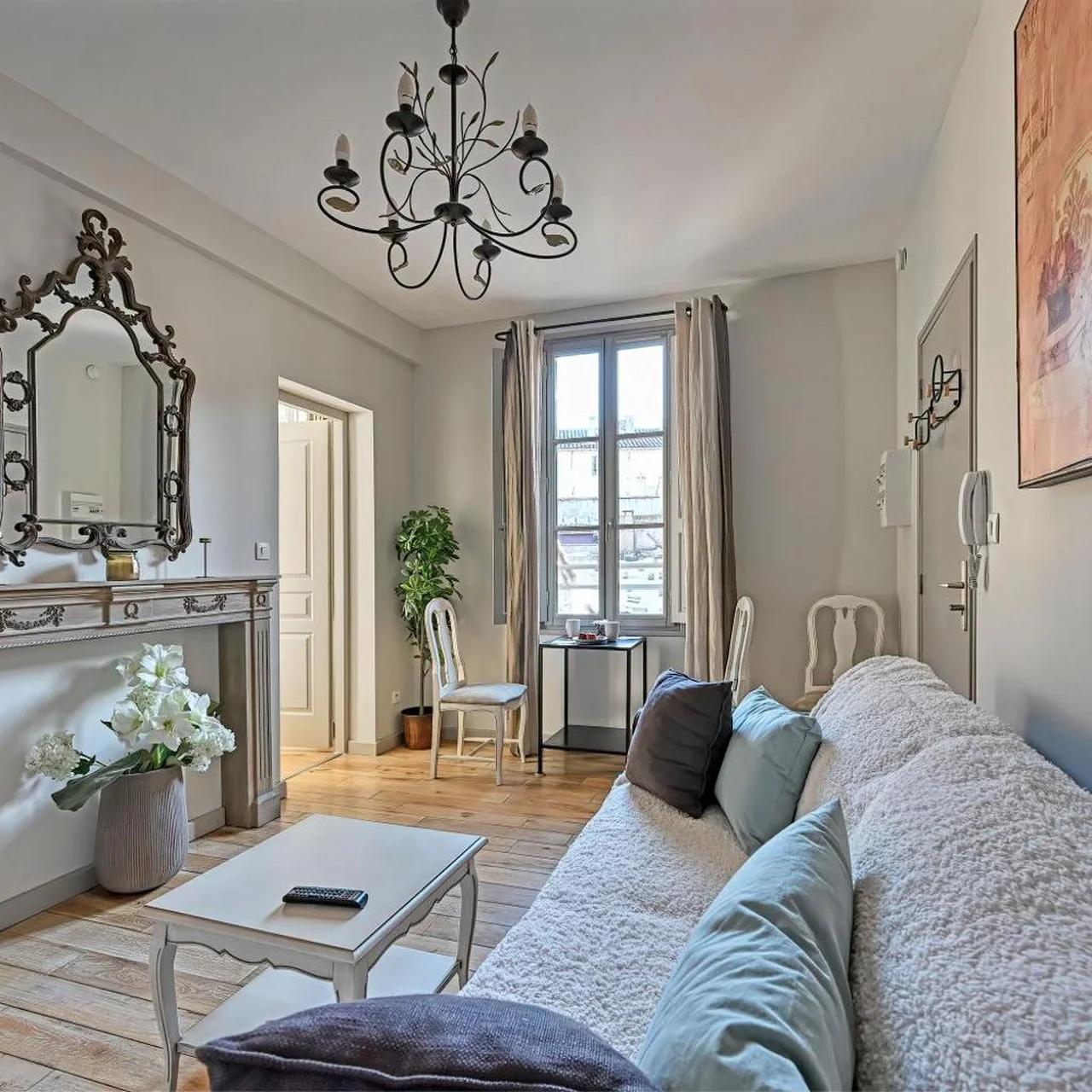 Au cœur des Papes, dans bâtisse de charme studios & appartements en cœur de ville photo