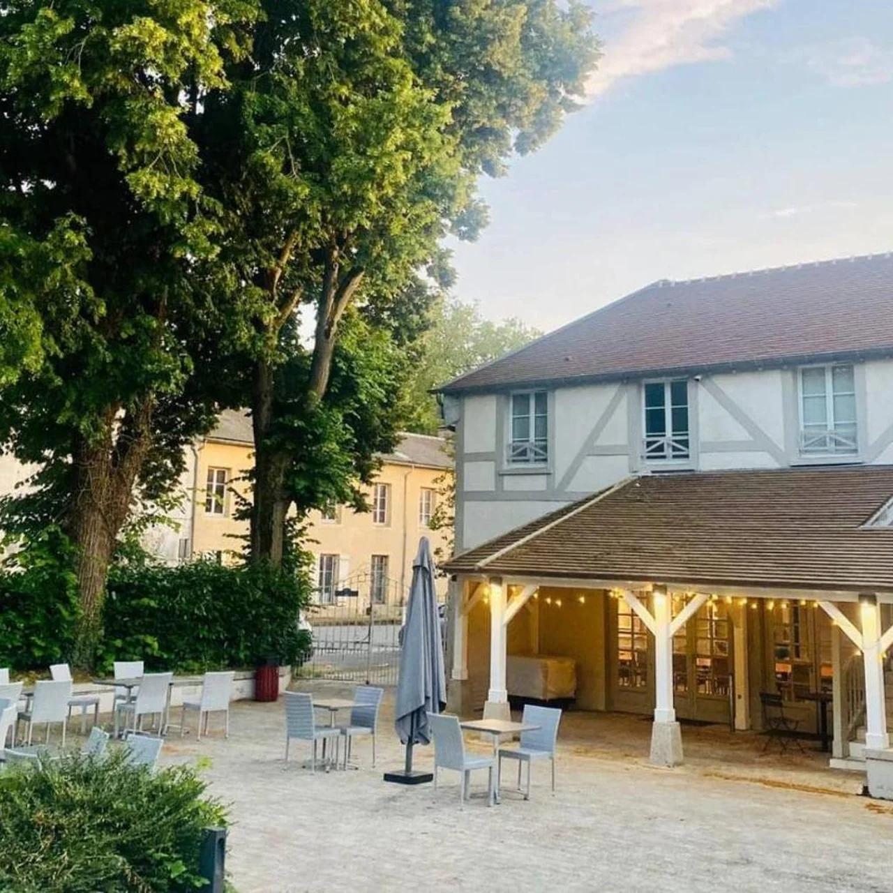 Hôtel du Cheval Blanc - Paris Marne La Vallée