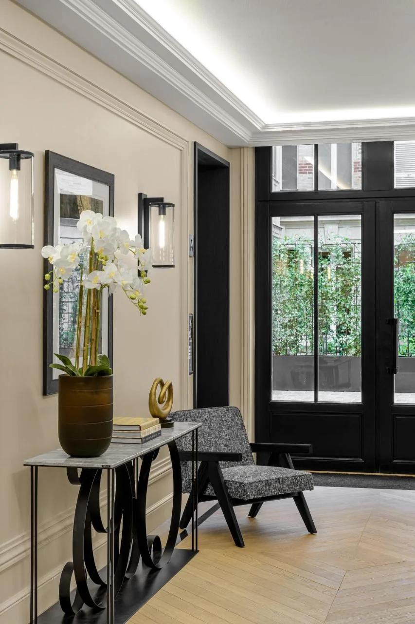 Black Door foto