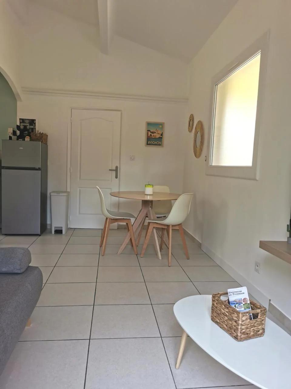 Charmant T2 avec extérieur au cœur du Vaucluse photo
