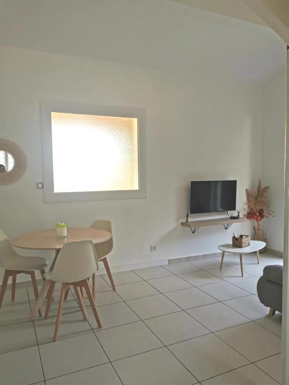 Charmant T2 avec extérieur au cœur du Vaucluse photo