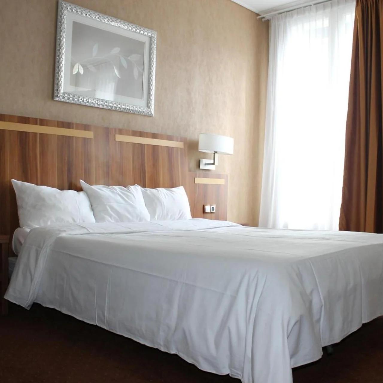Hotel The Originals du Grand Monarque Nantes Gare foto