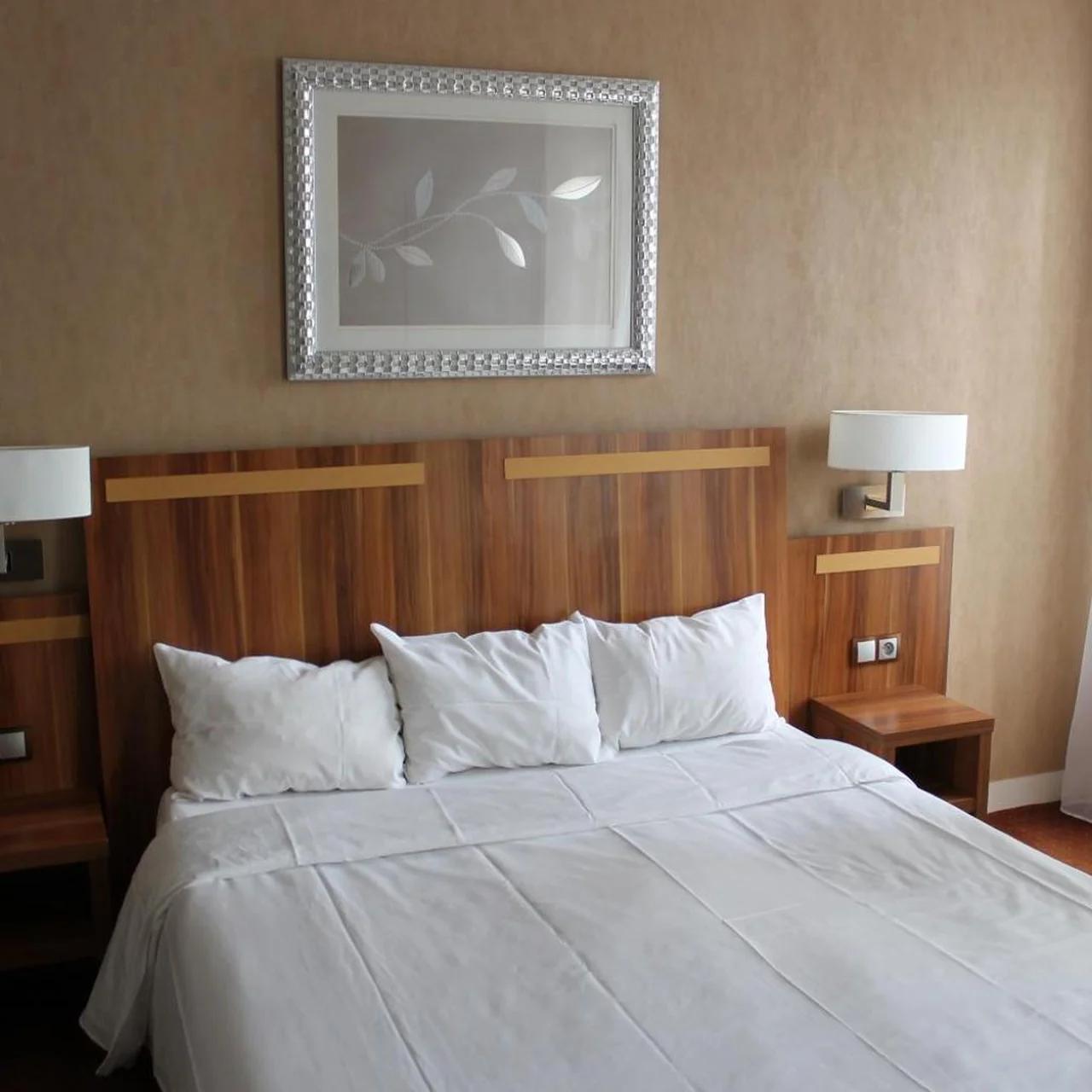 Hotel The Originals du Grand Monarque Nantes Gare foto