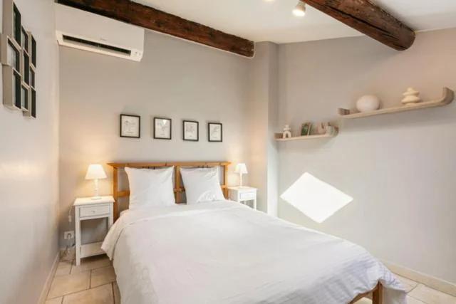 Duplex au cœur du vieil Antibes, Le Jamesy