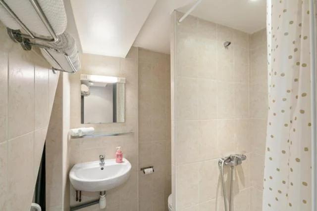 Duplex au cœur du vieil Antibes, Le Jamesy photo