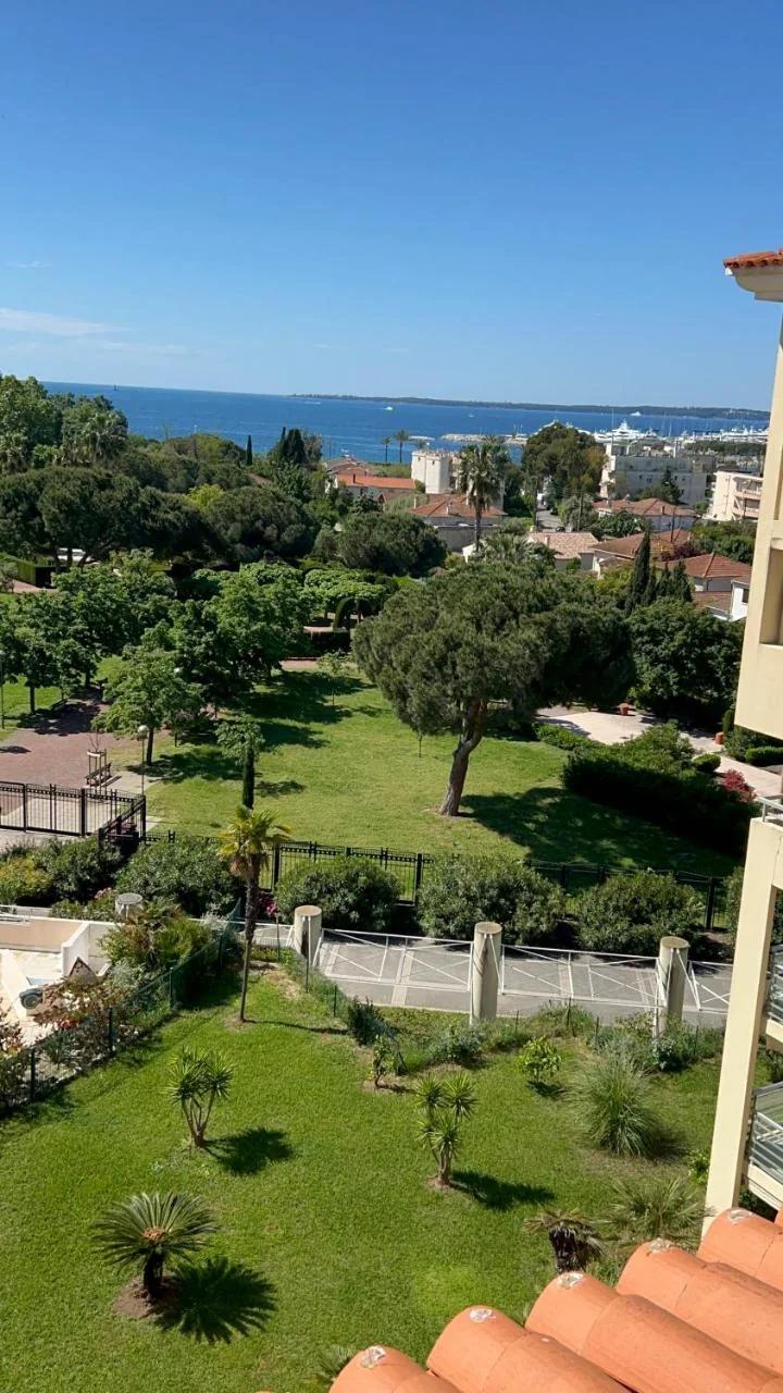 DUPLEX VILLA LES PINS 89m2 et terrasse 30m2 photo