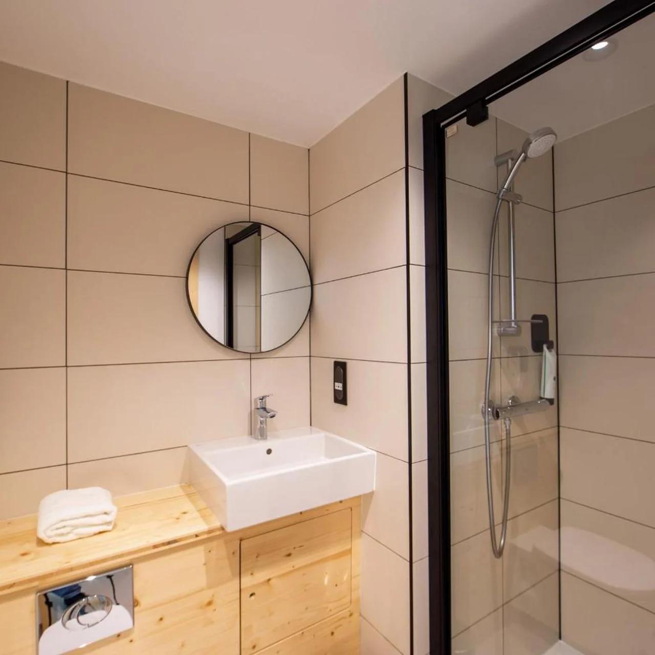 easyHotel Marseille Euromed photo
