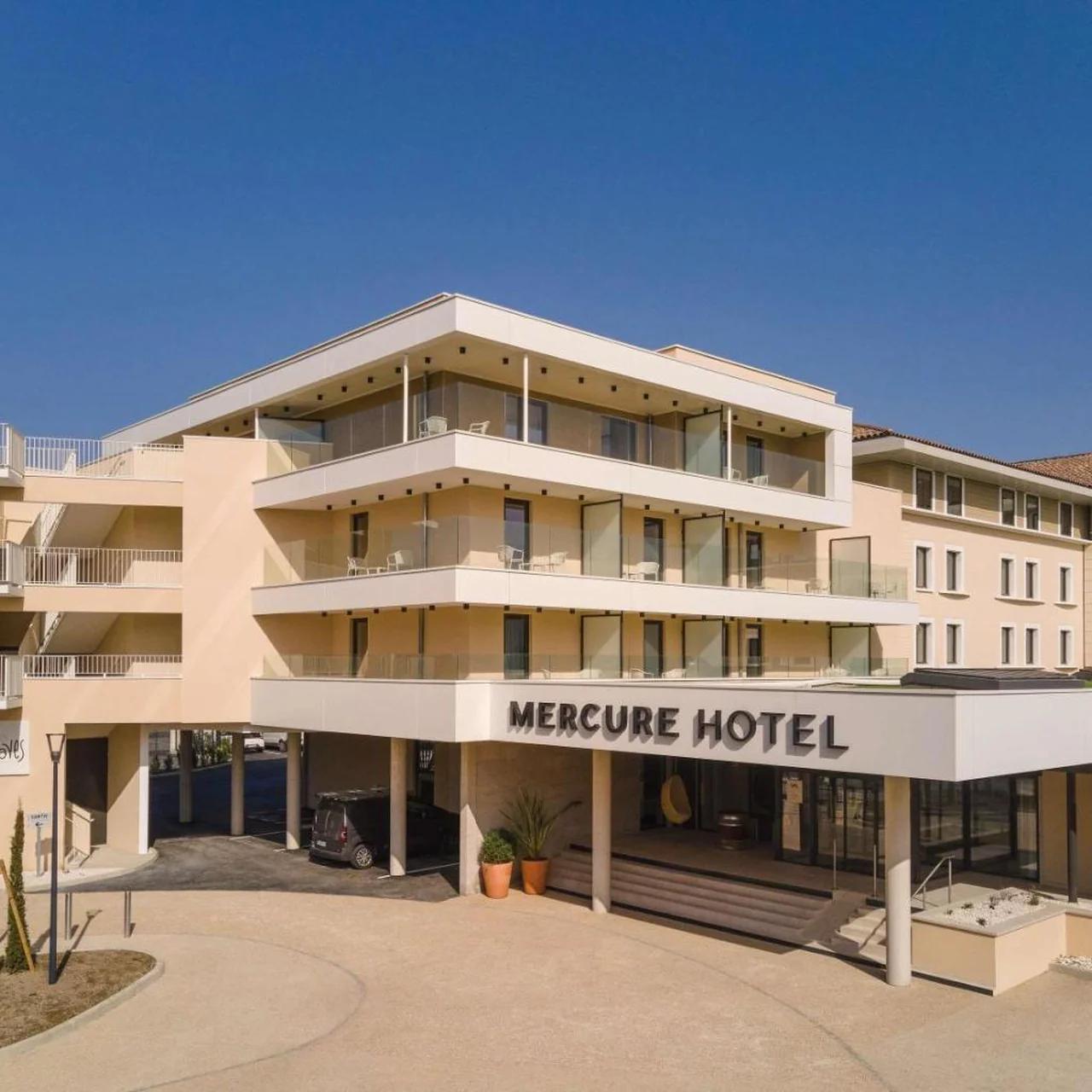 Mercure Avignon TGV Hotel & Spa photo