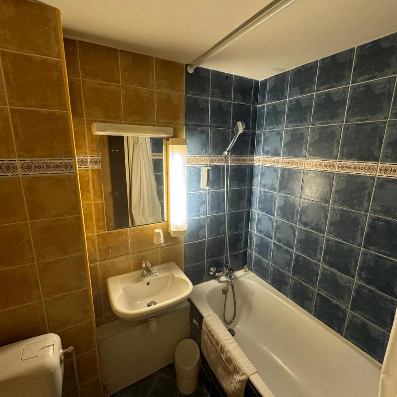 Hôtel Bosquet Pau Centre - Self Check In Budget Hotel foto