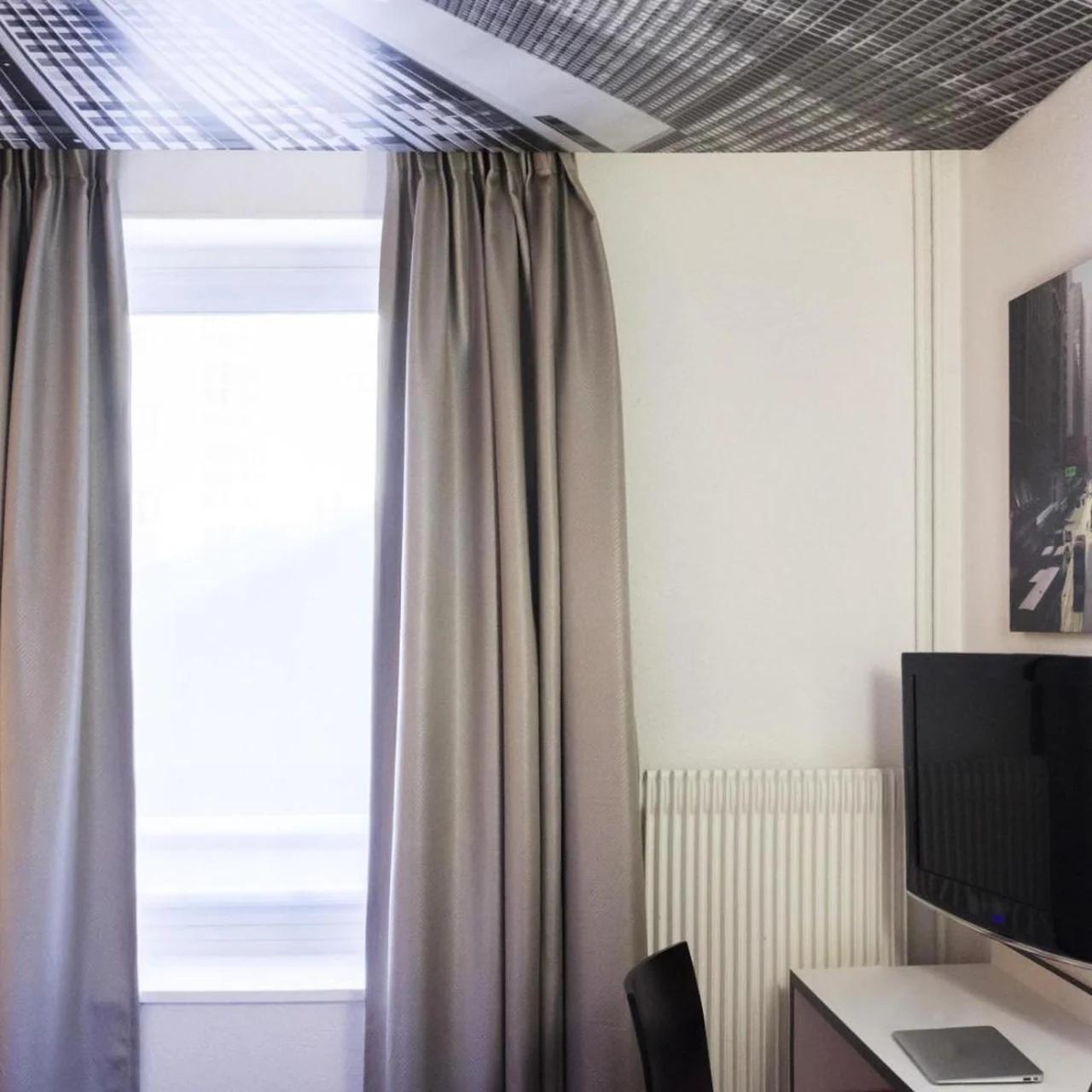 Ibis Styles Strasbourg Centre Gare photo