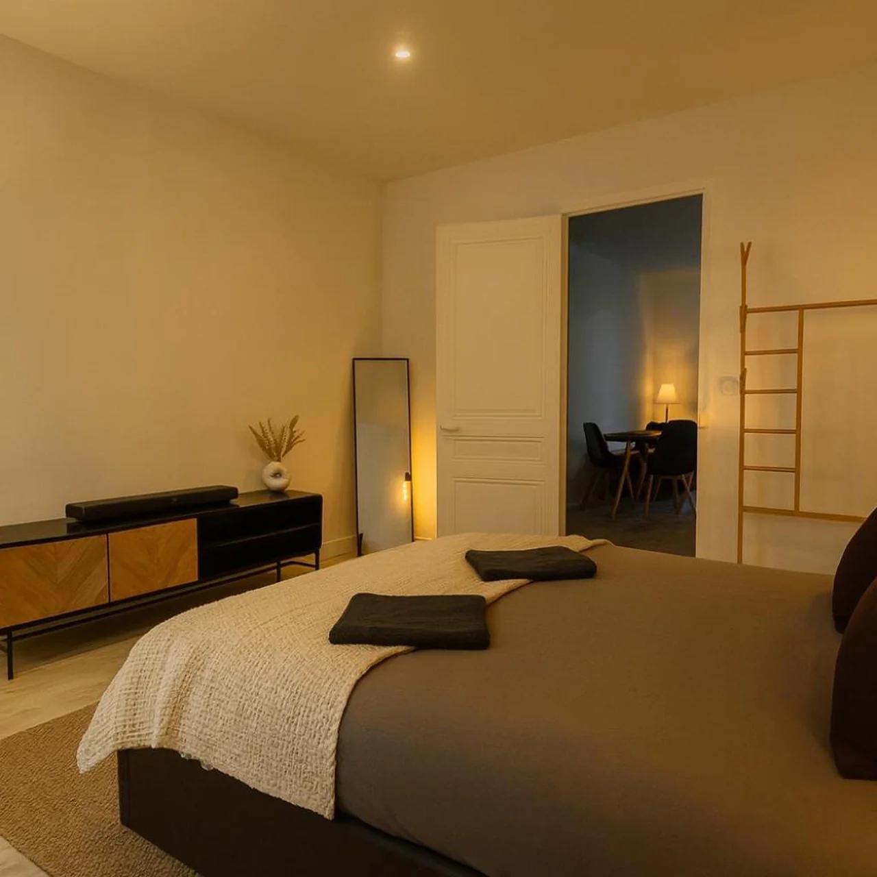 Cinéma & Jacuzzi aux Étoiles - CasaBianca Suite photo