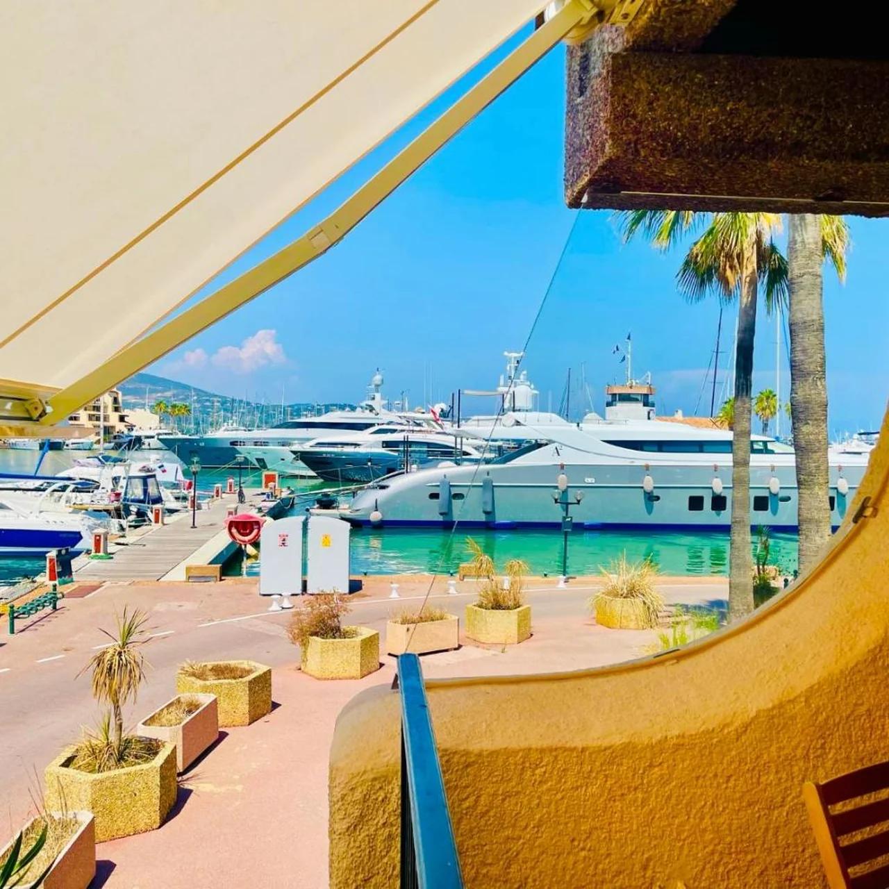 MarinesAppartement-Yachts view, 100m Beach, Fiber Wifi High speed