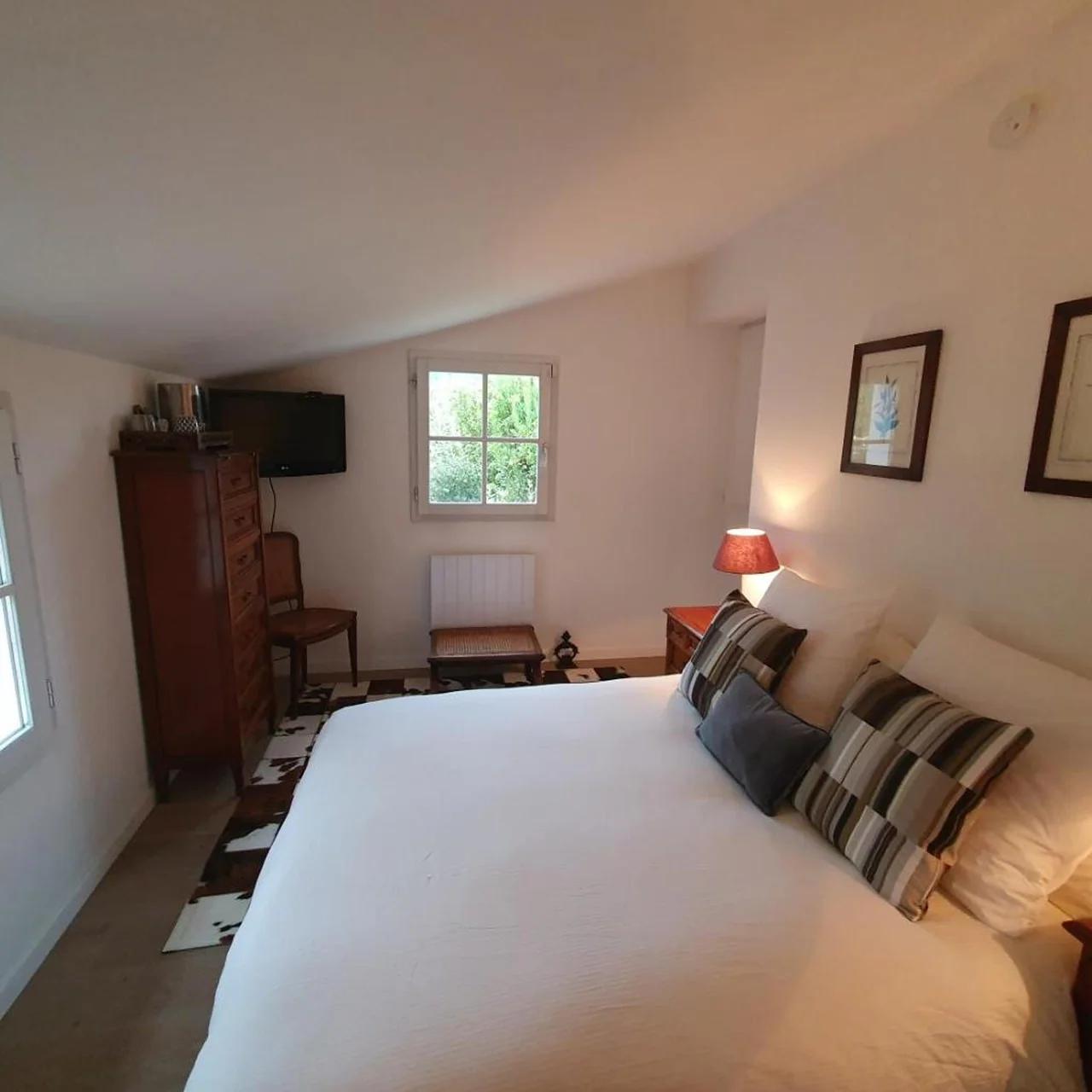 Lou Pantai, Bed and breakfast, small double Bedroom photo