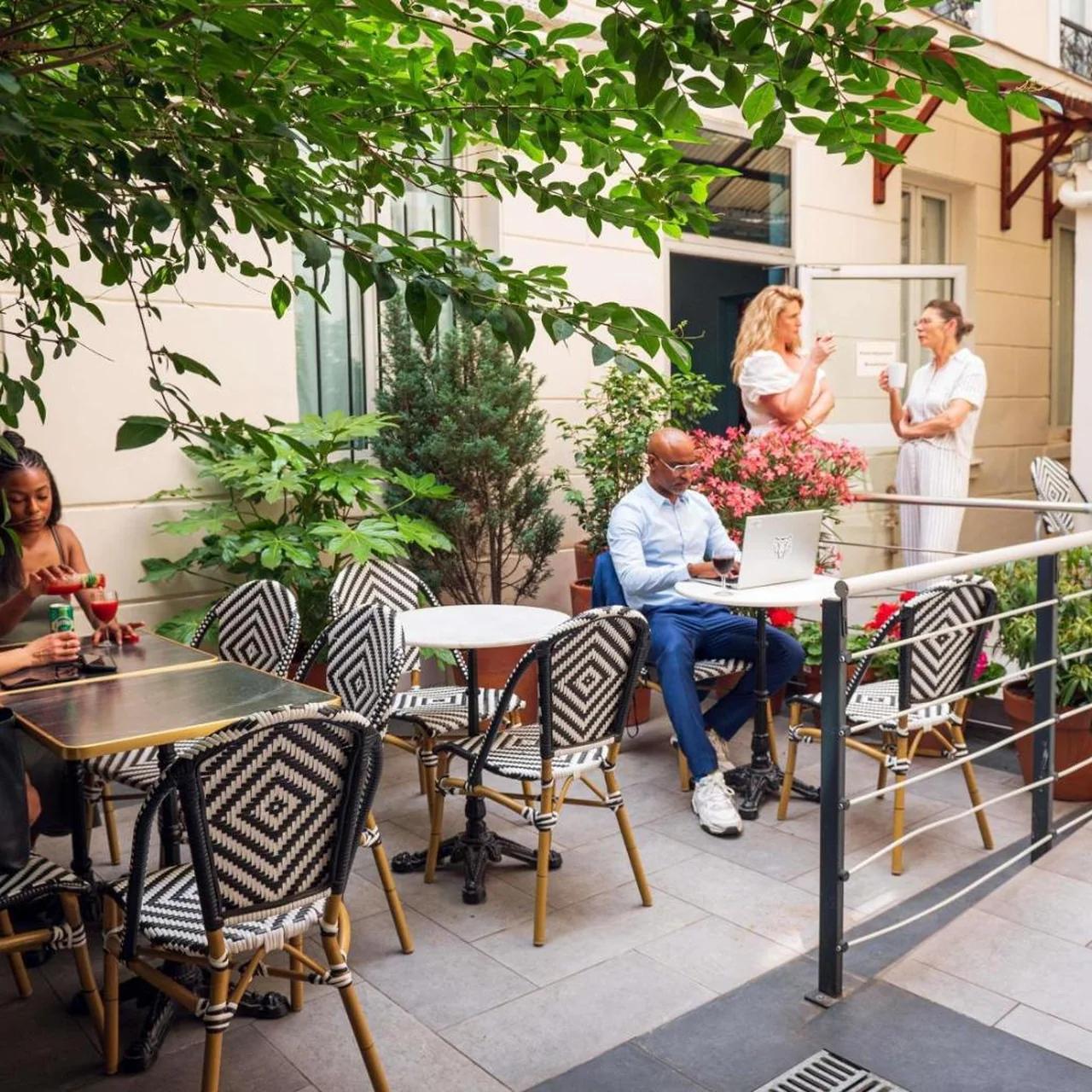 Ibis Styles Paris Batignolles photo