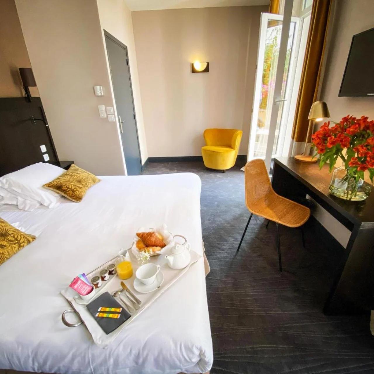 Hotel Molière photo
