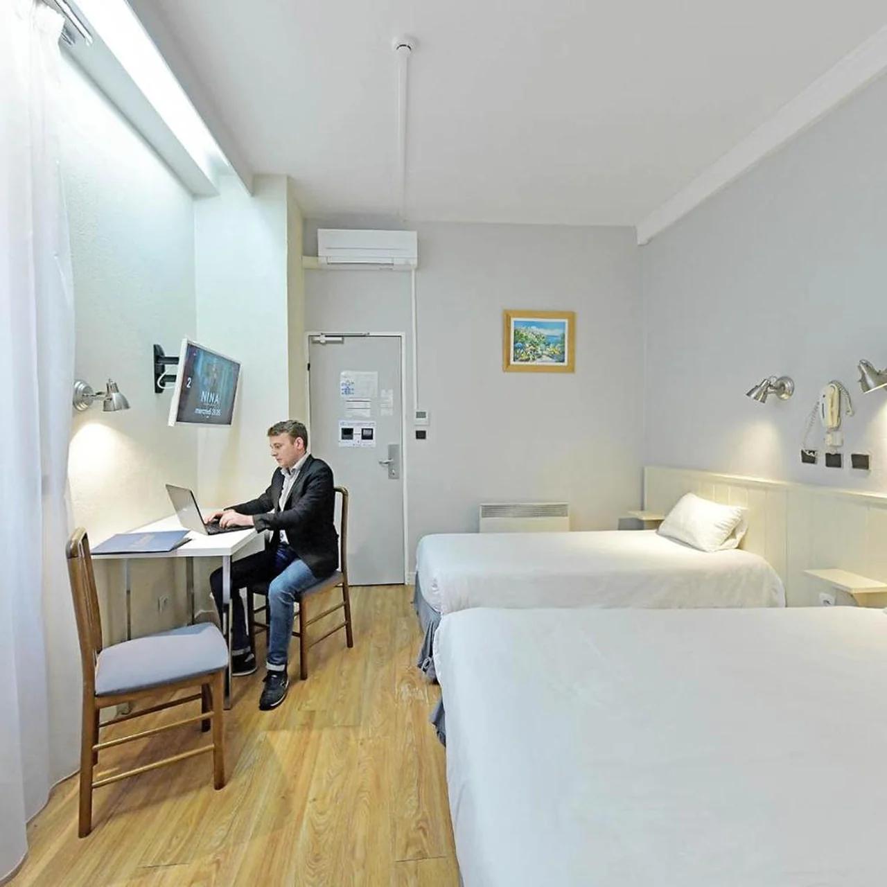Hôtel Saint André Gare SNCF photo