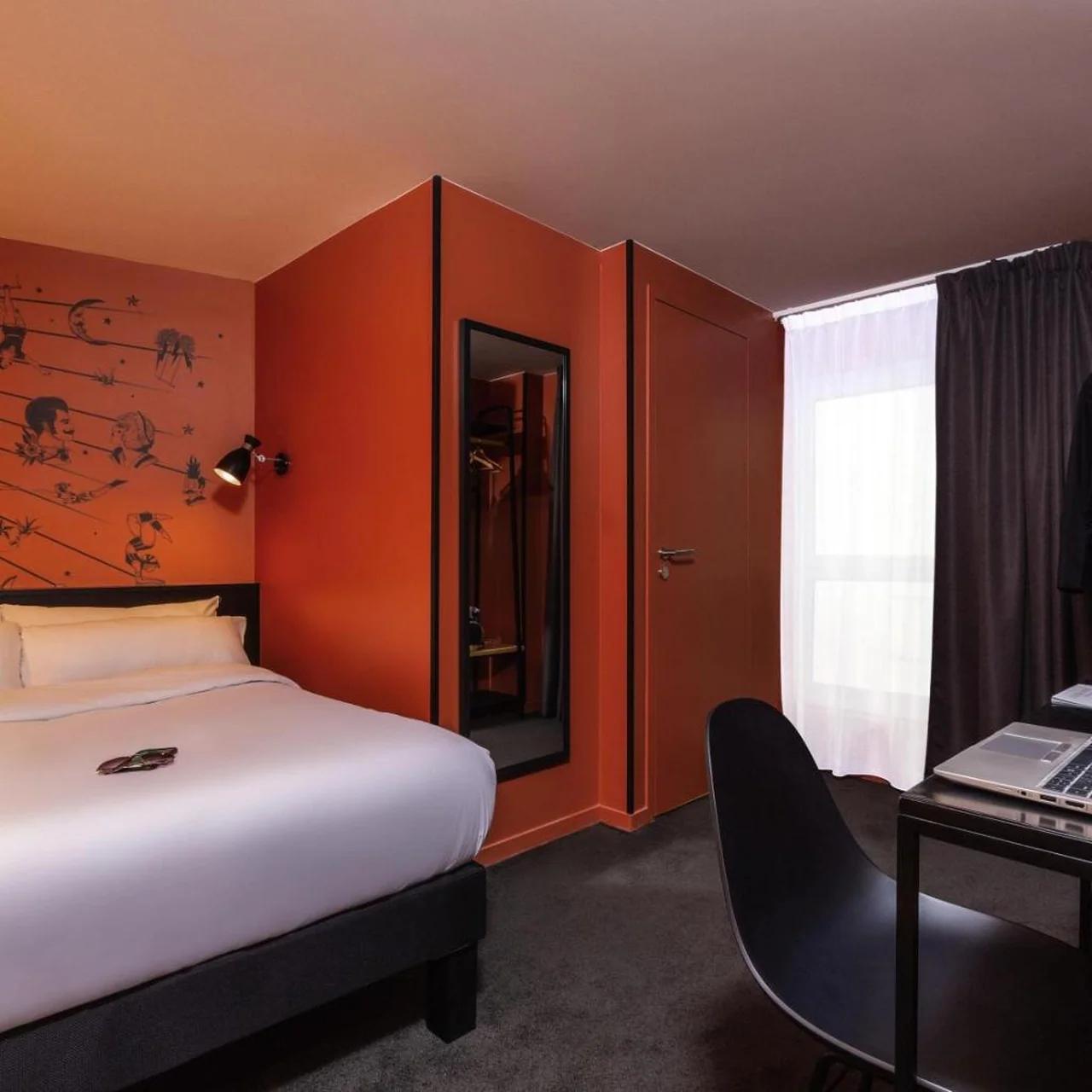 Ibis Styles Paris Gare de l'Est Magenta photo