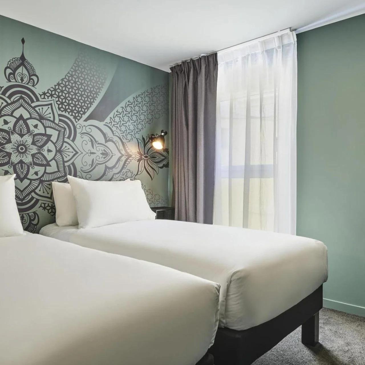 Ibis Styles Paris Gare de l'Est Magenta photo