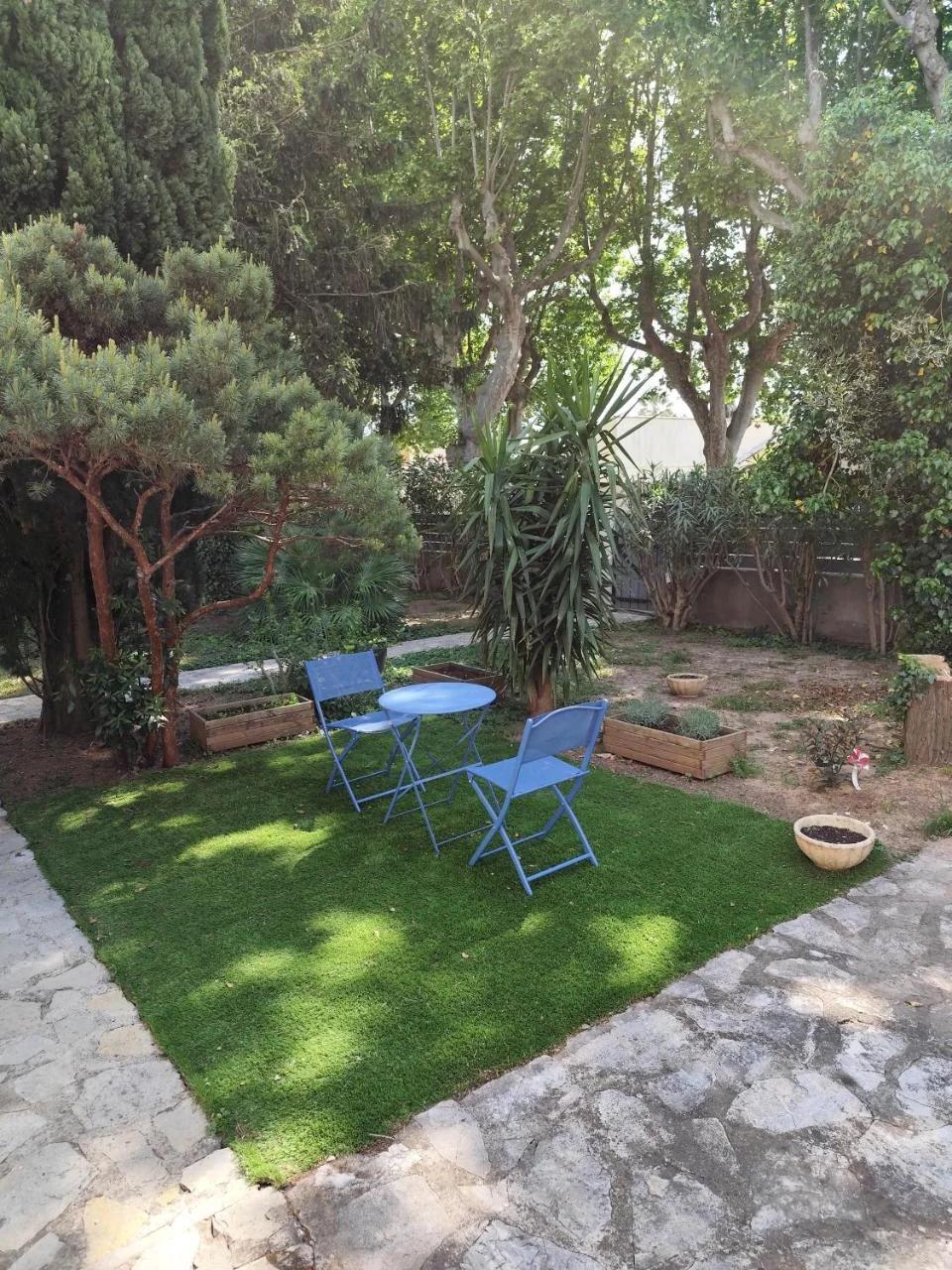 Studio with garden and pool, easy Nîmes access foto