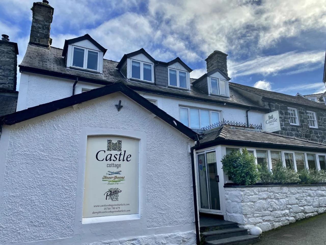 Castle Cottage Inn photo