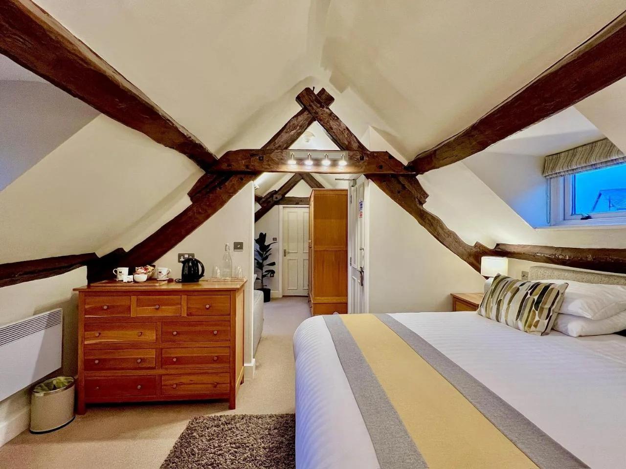 Castle Cottage Inn photo