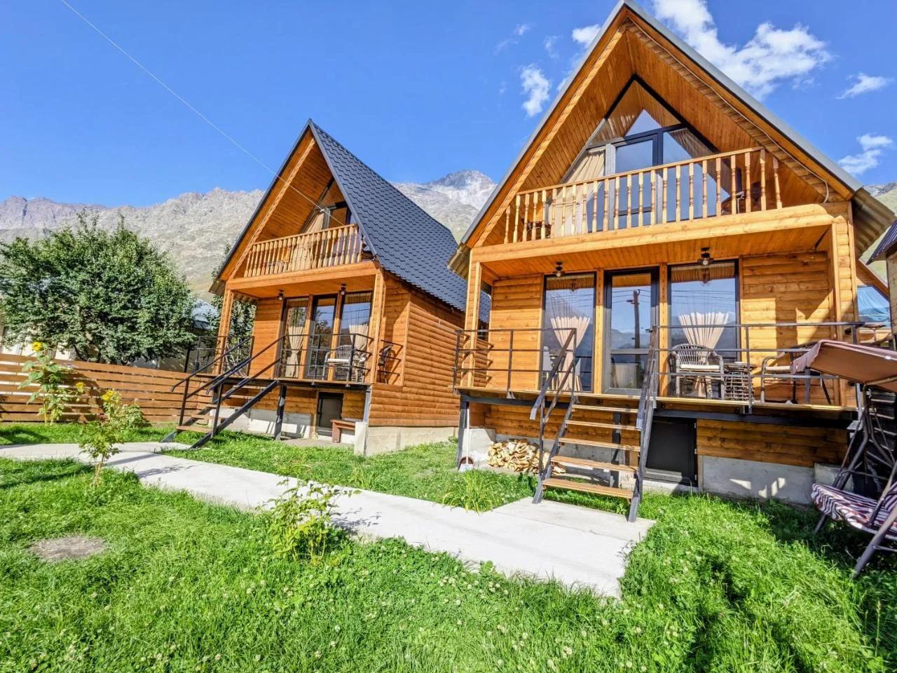 Cottage Caucasus photo