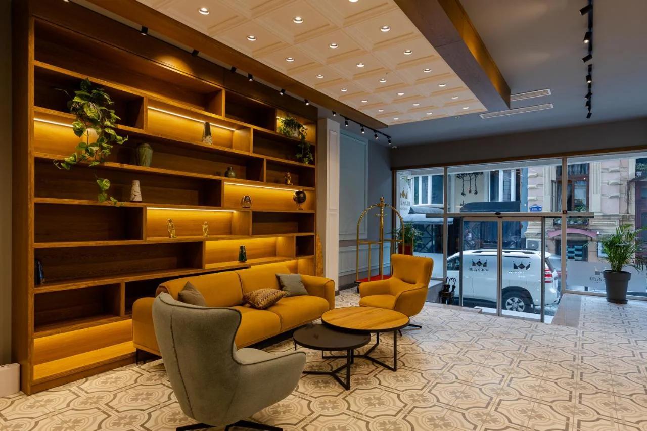 Hotel Monarch photo