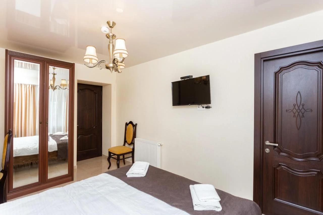 Prime location Apartment with Three Bedroom photo