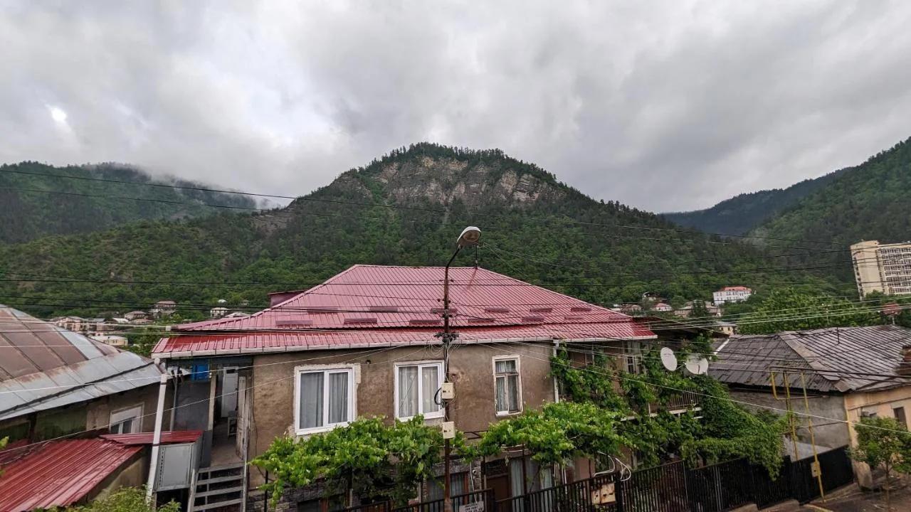 Shera foto