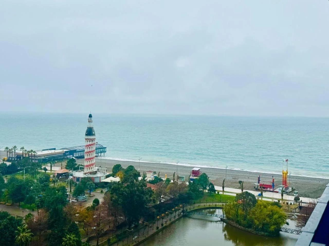 Sky High Batumi foto