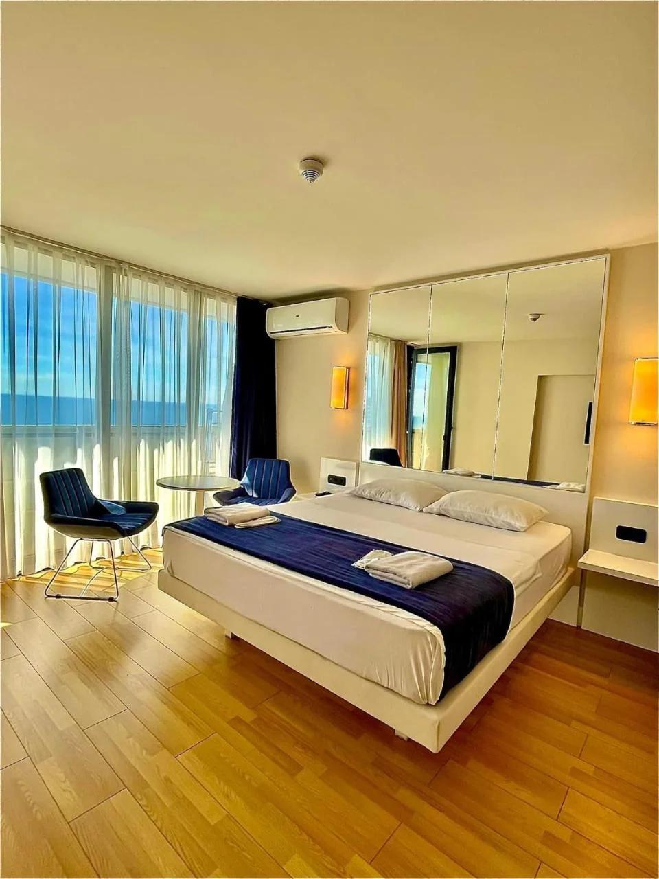 Superior Aparthotel in ORBI city foto