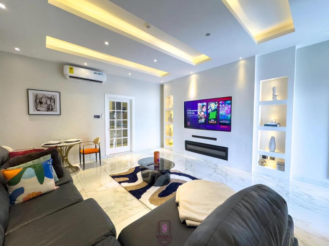 ELEGANT DUPLEX @ Rosedale Apartments