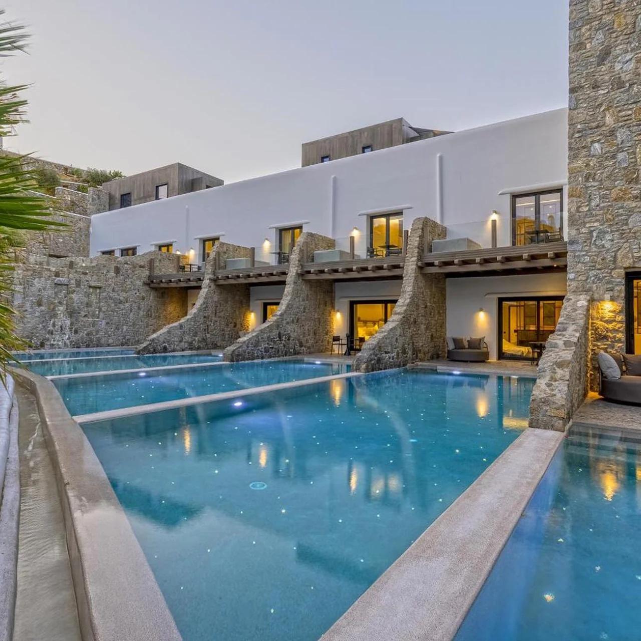 Aeonic Suites and Spa photo