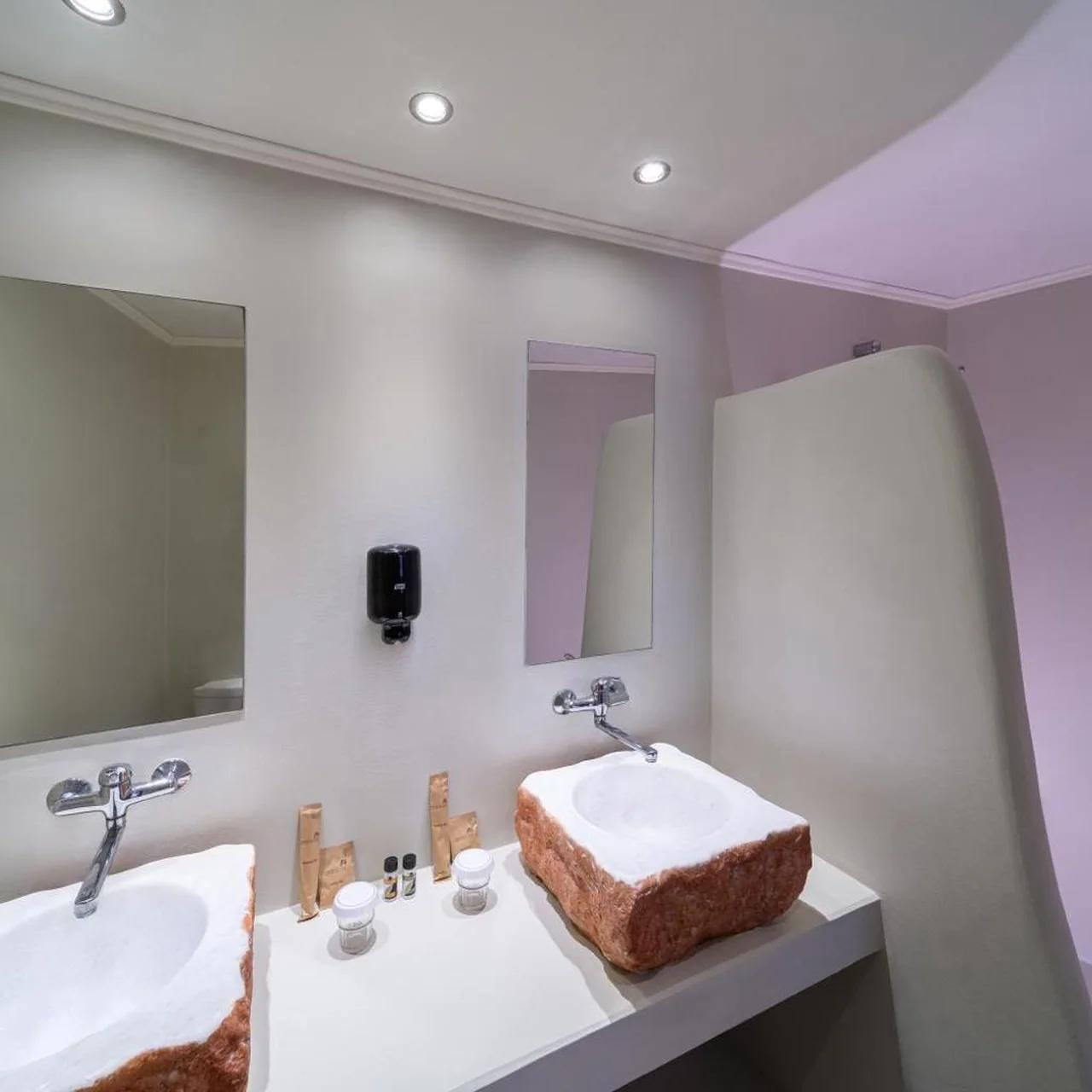 Amphitryon City Hotel photo