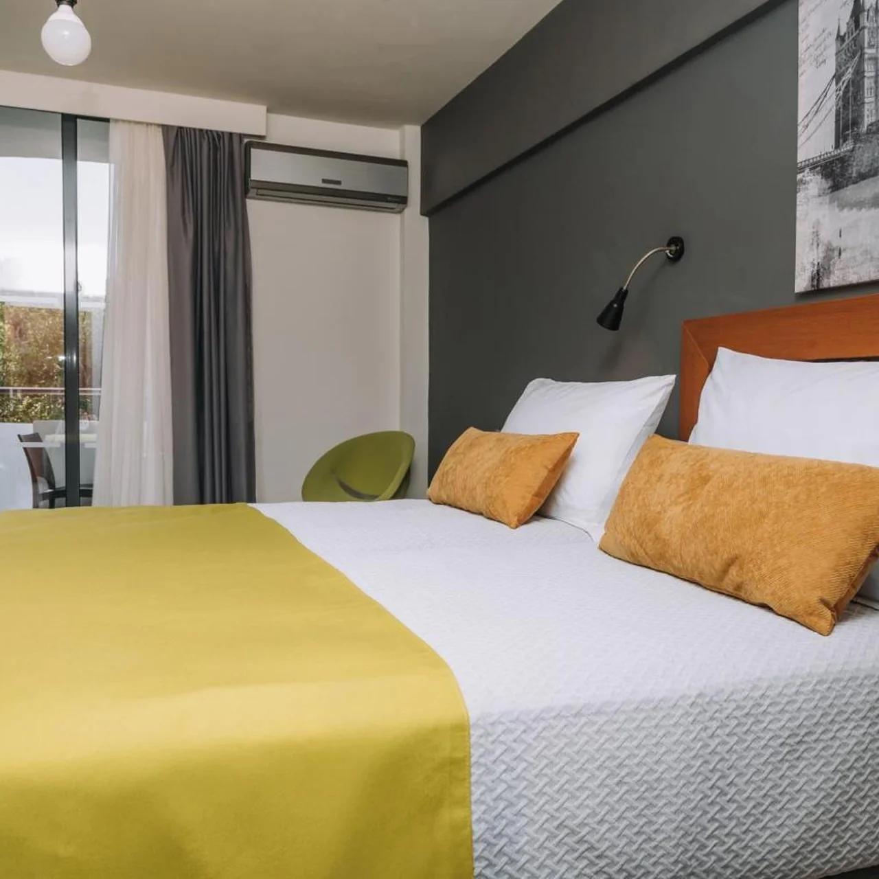 Amphitryon City Hotel photo