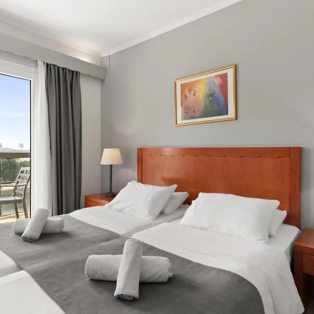 Ariti Grand Hotel photo
